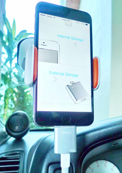 iData蘋果智能U盤的目的是為了給蘋果手機和平板擴容