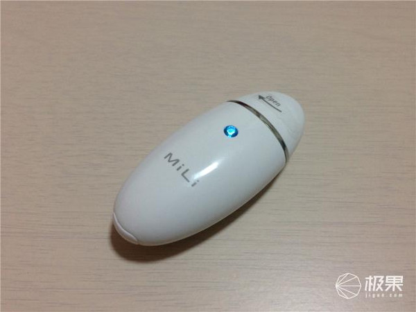 MiLi Pure——智能肌膚水分測試儀可以輕松的檢測肌膚水分。